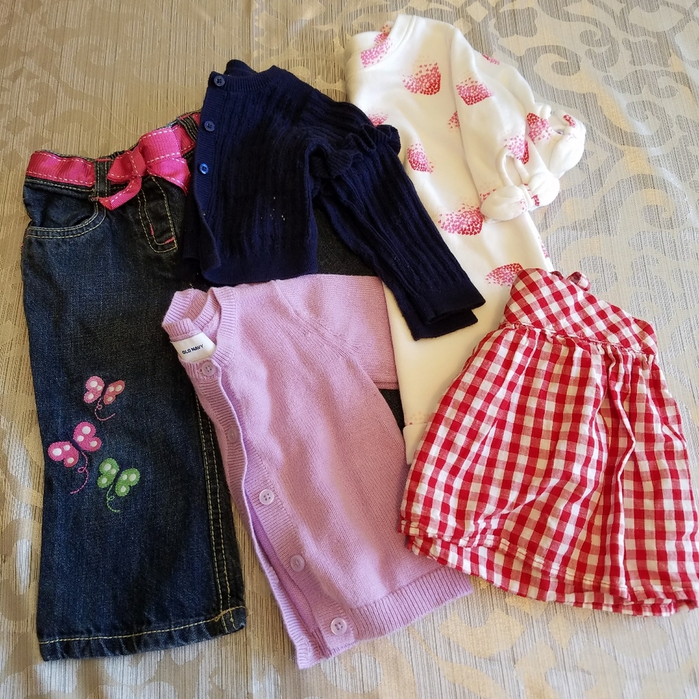 5 piece lot of girls 12 to 18 mos clothes